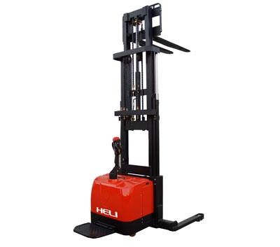 1.6噸三級門架寬腿電動(dòng)堆垛車