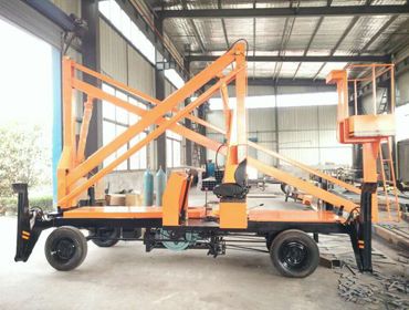 自行曲或折臂升降平臺